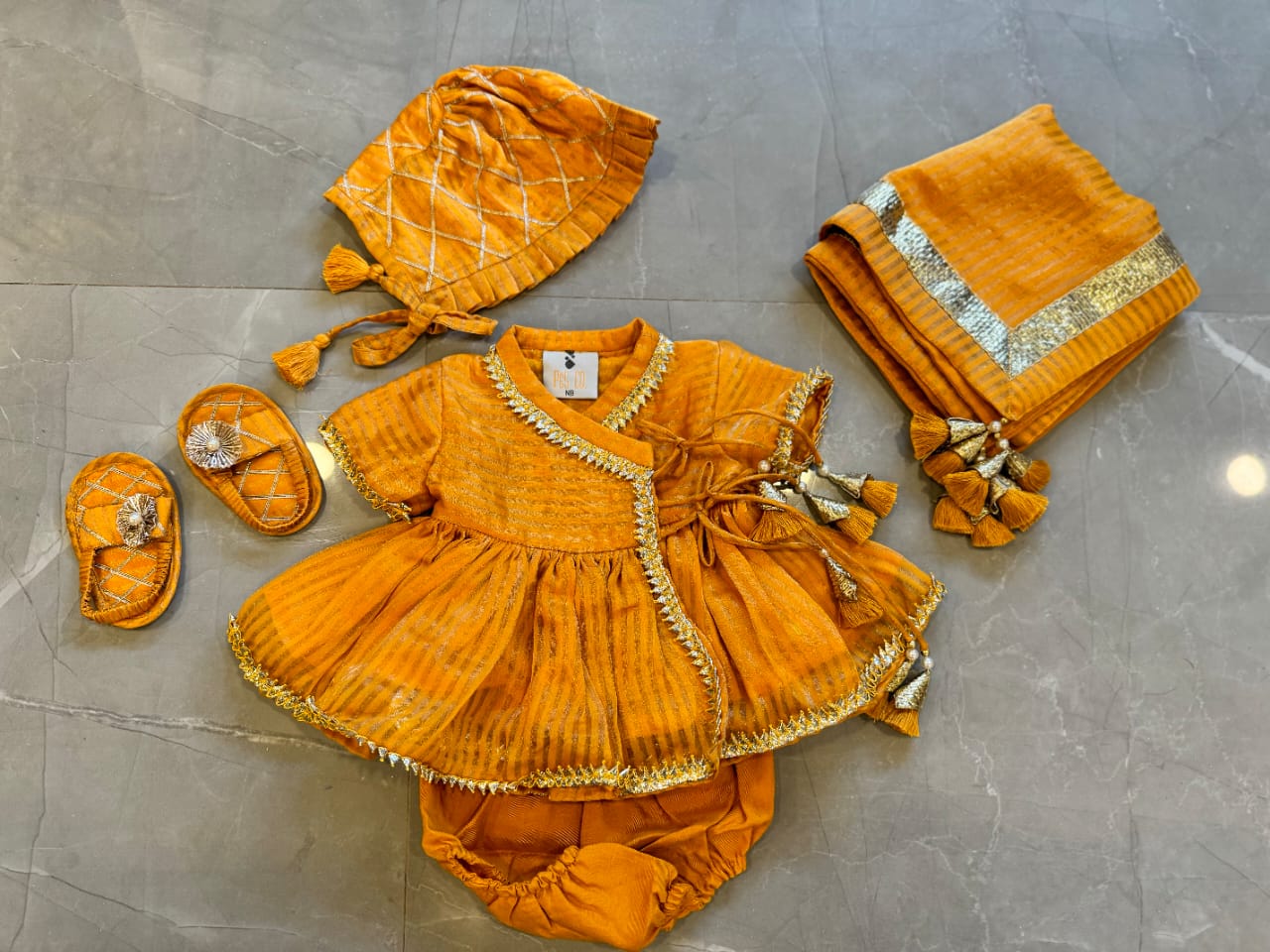 Keshariya Line Tissue Jaamna Set