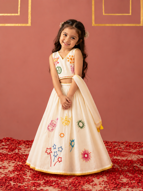 White Pataka lehenga