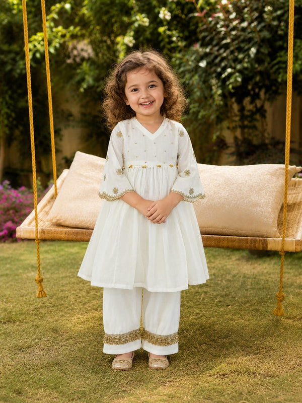 White embroidered peplum kurta pants and potli