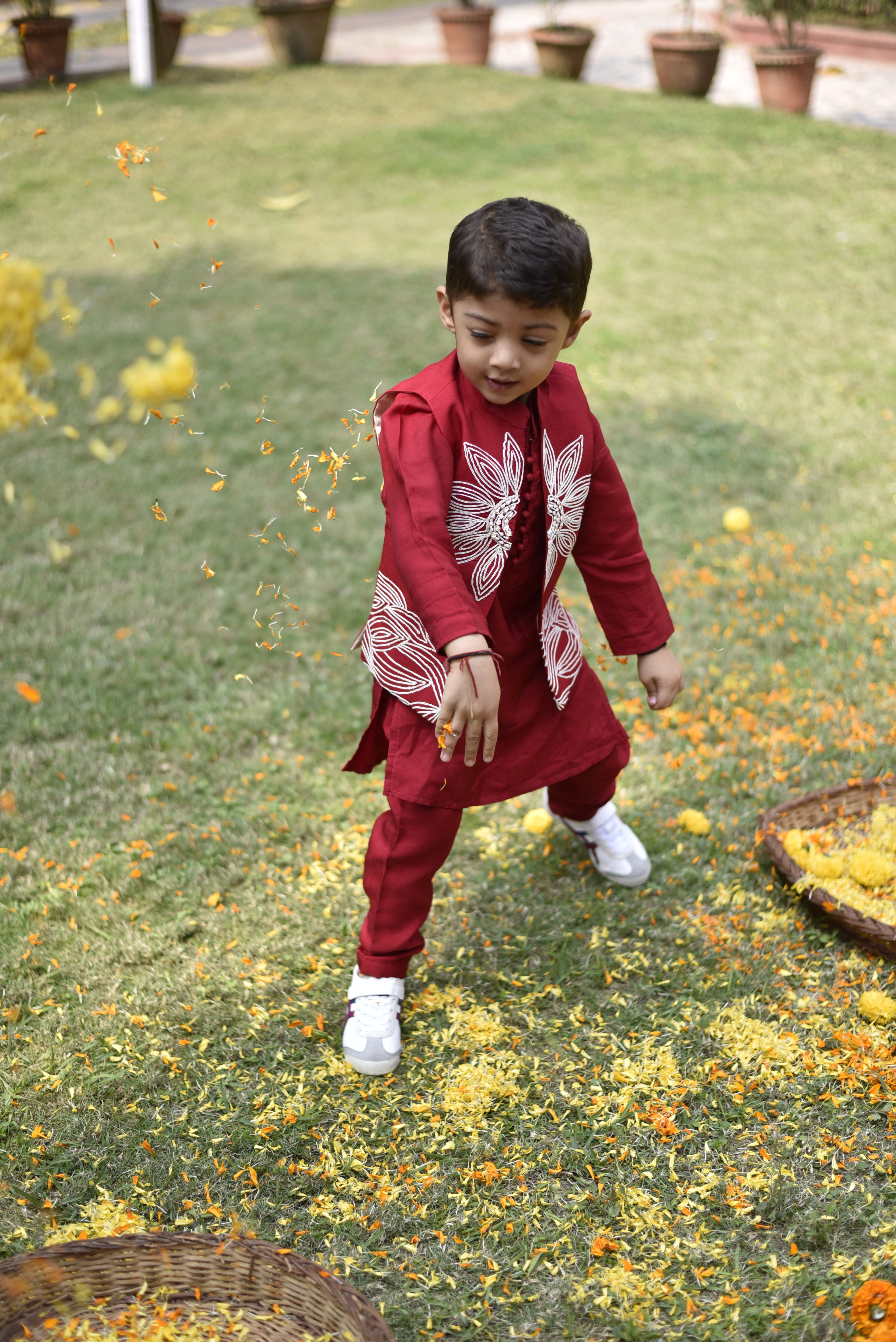Kurta With Flower Embroidered Open Jacket With Pyjama