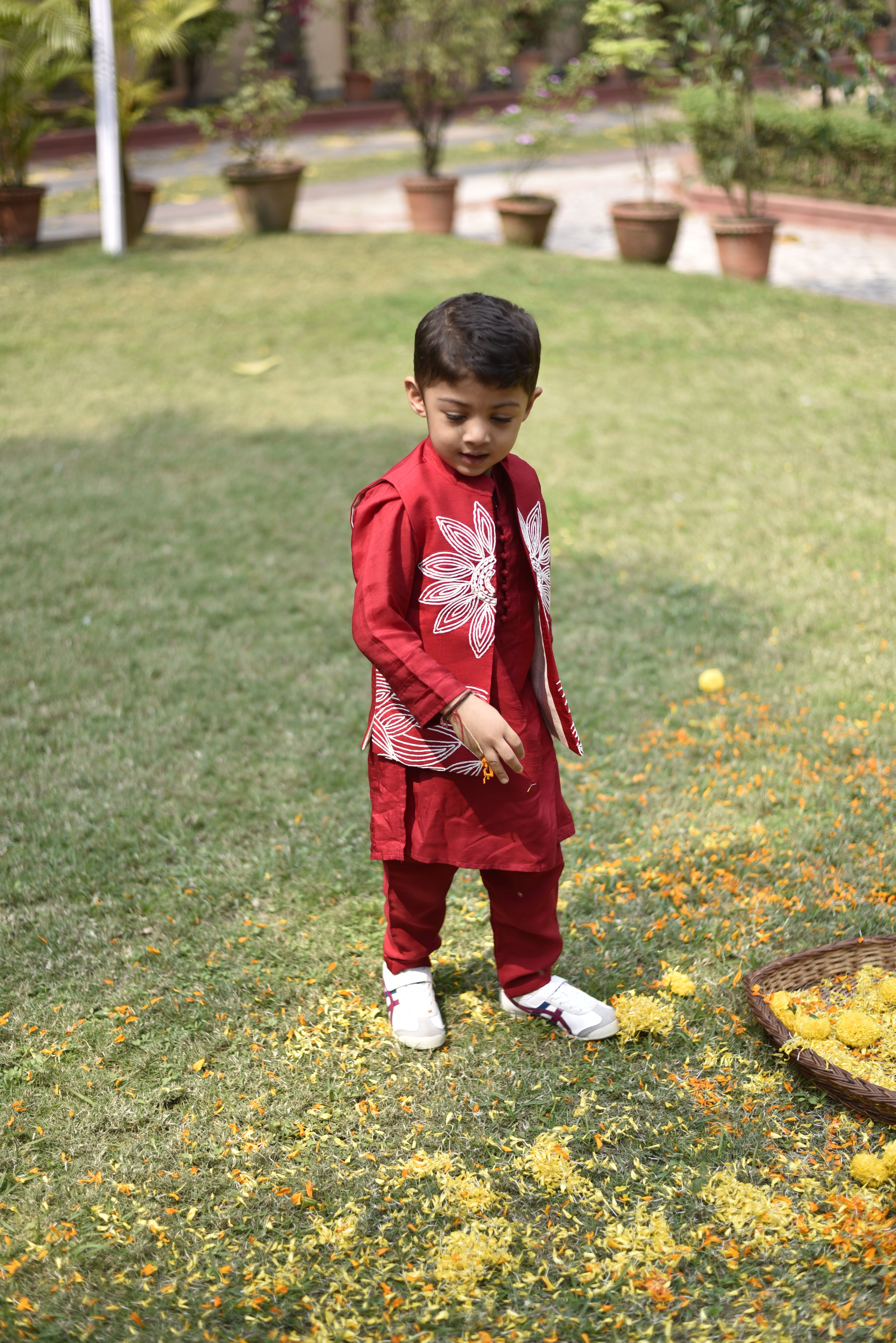 Kurta With Flower Embroidered Open Jacket With Pyjama