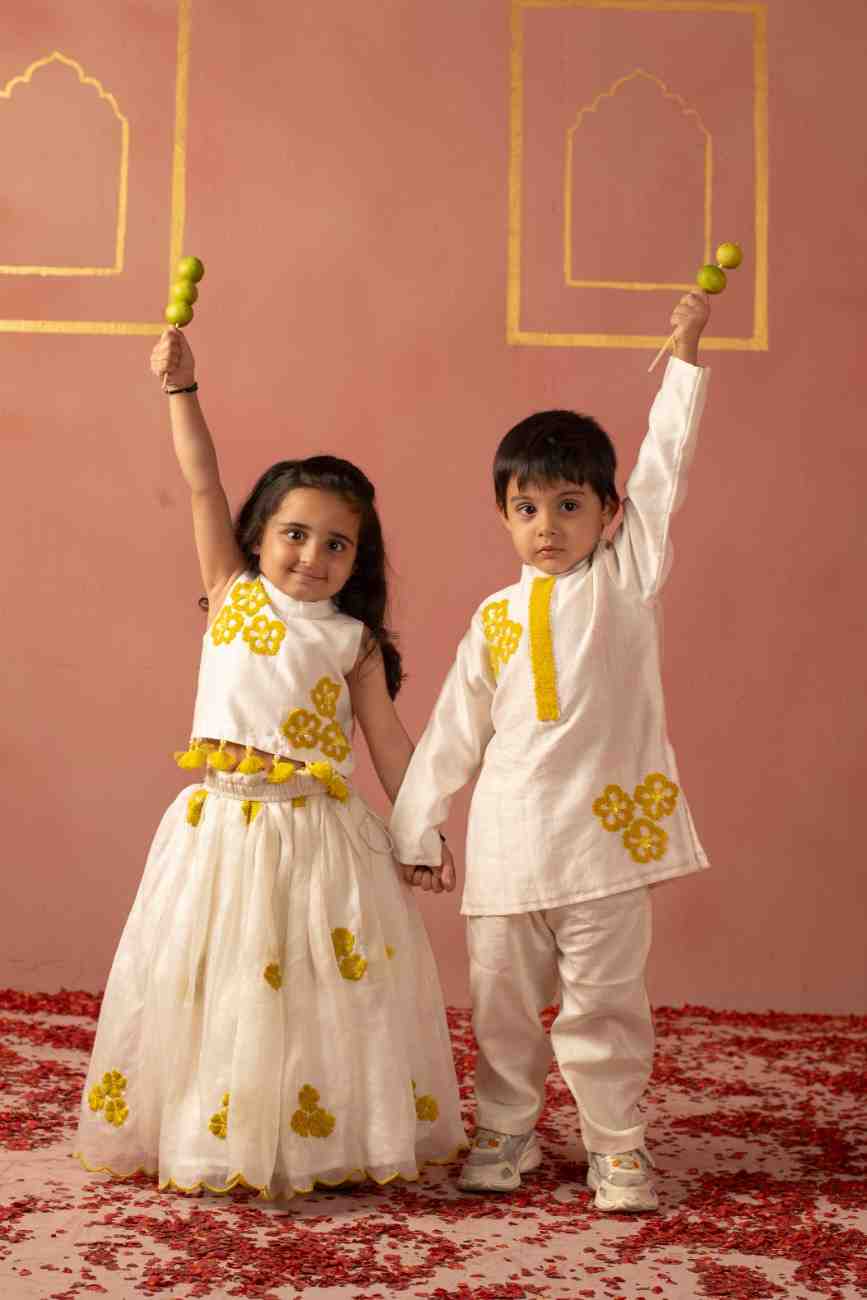 White Flower Kurta Pyjama