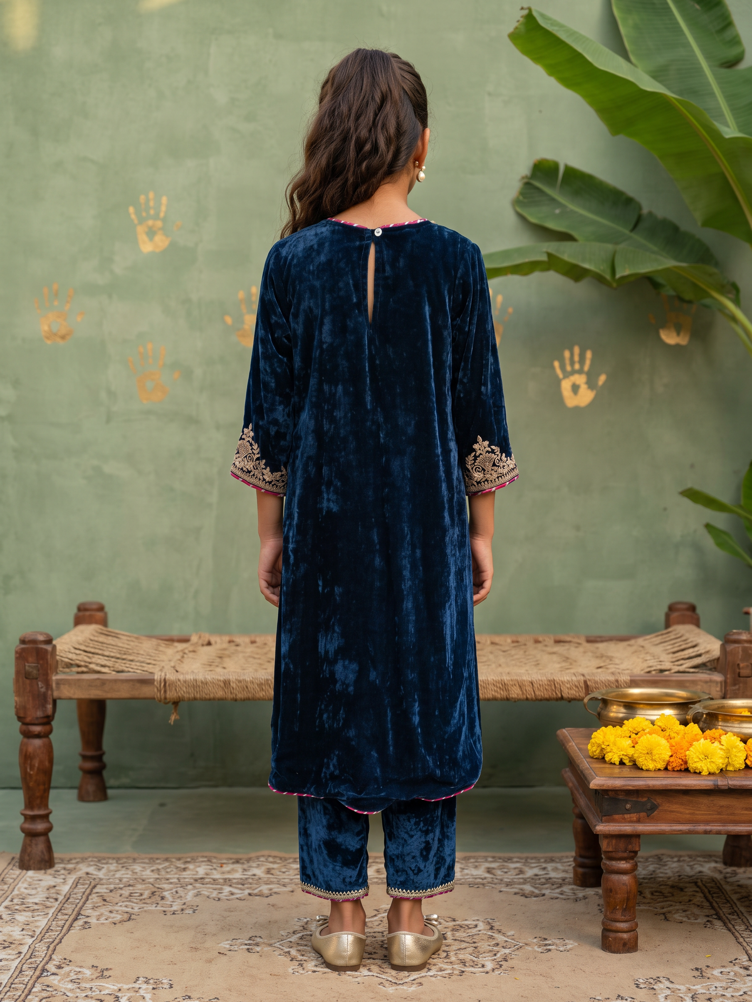 Blue velvet kurta set