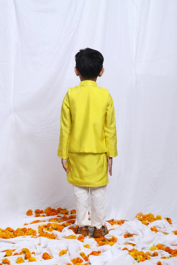 LIME GREEN MULTI COLOURED THREAD EMBROIDERED JACKET KURTA PAJAMA - P&S Company