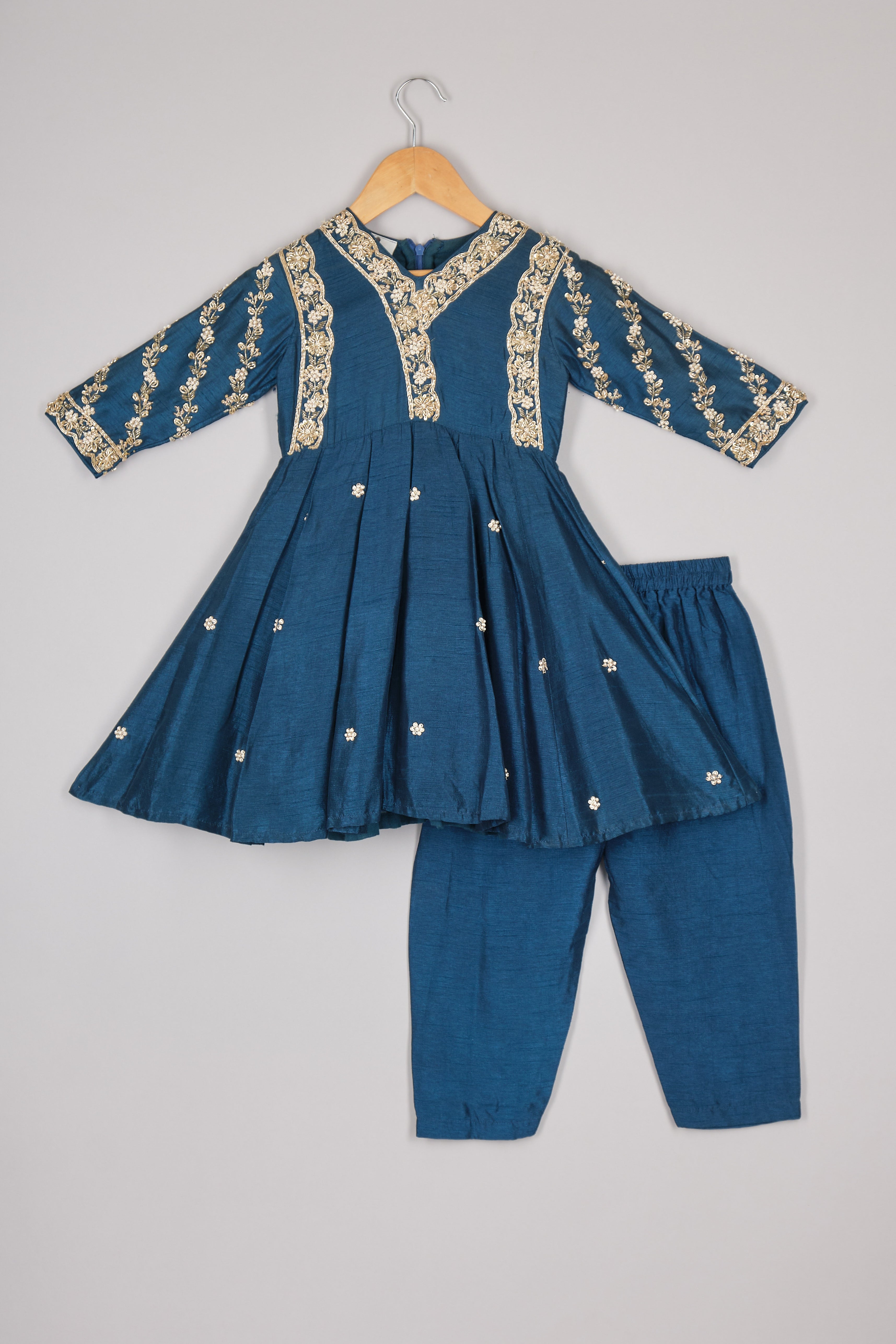 Cut Dana And Sequins Embroidered Kurti And Pant