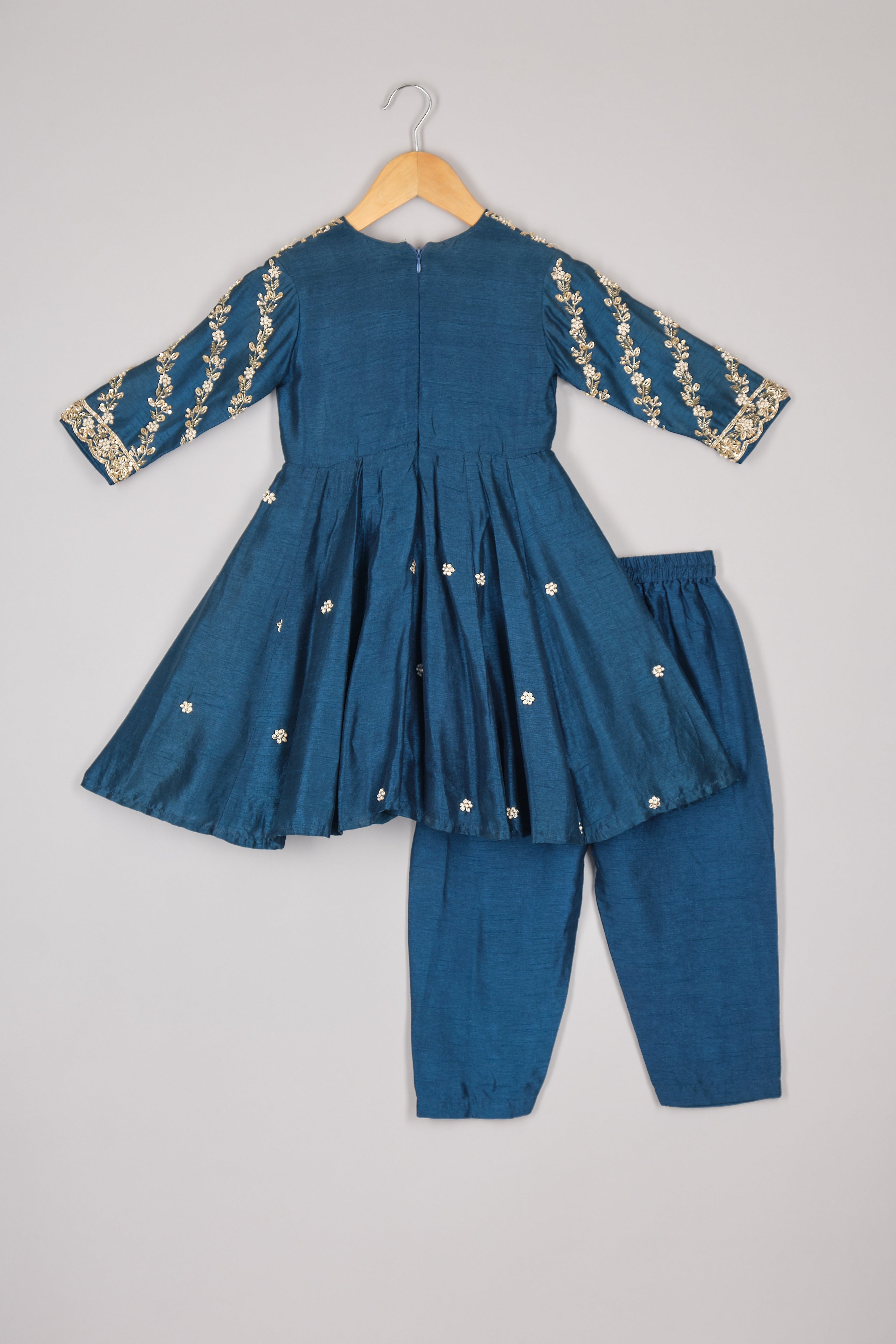Cut Dana And Sequins Embroidered Kurti And Pant