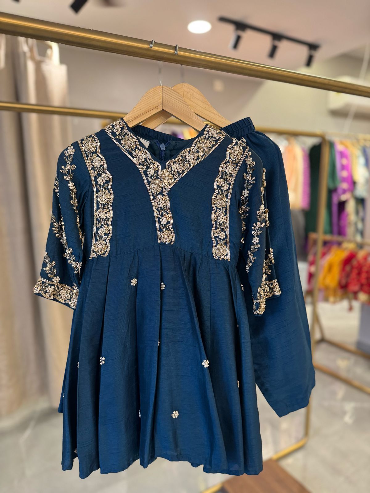 Cut Dana And Sequins Embroidered Kurti And Pant