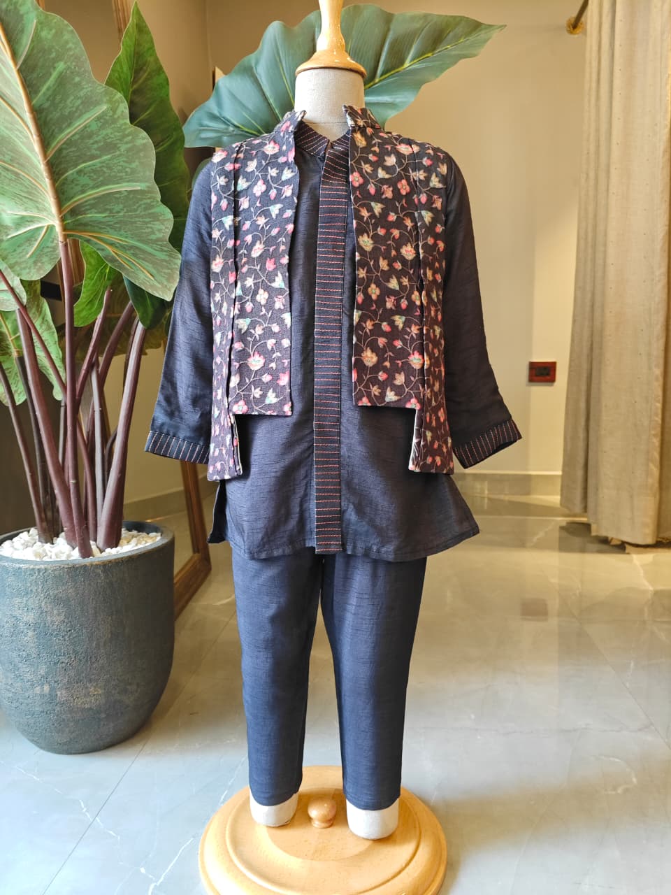 BLACK THREAD EMBROIDERED NEHRU JACKET SET