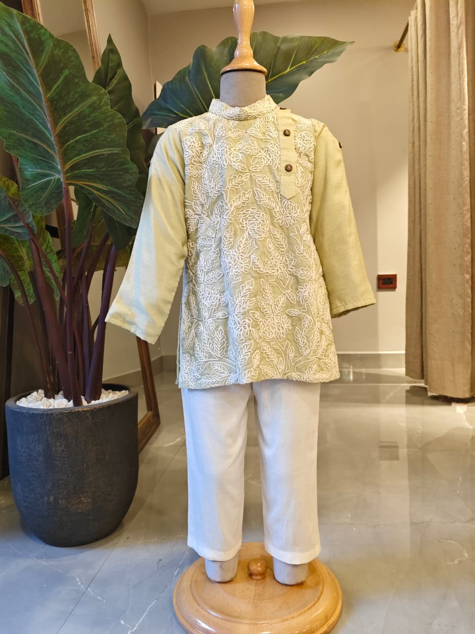 THREAD WORKED PISTA GREEN SIDE OPEN KURTA AND PANT