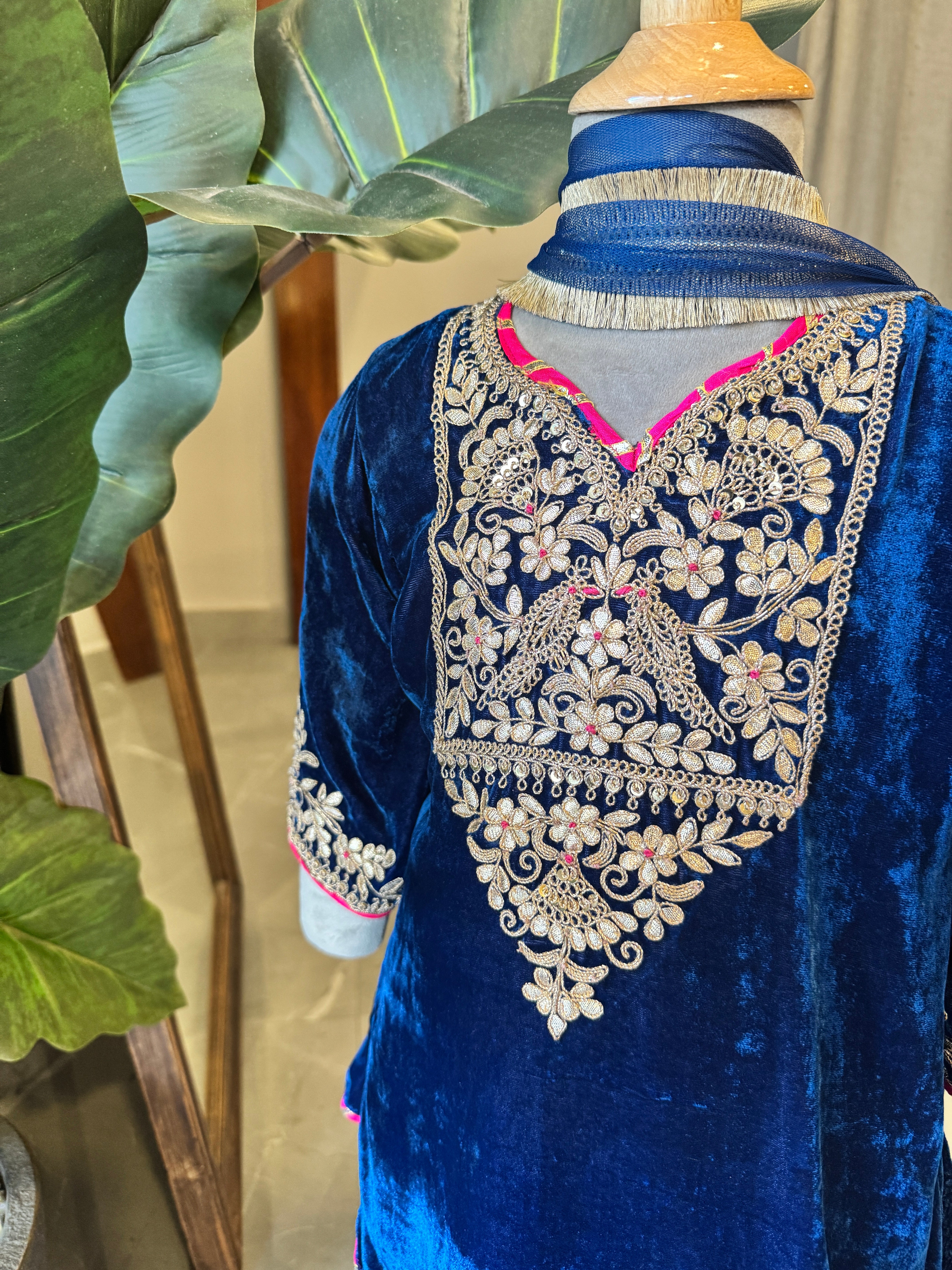 Blue velvet girls kurta set