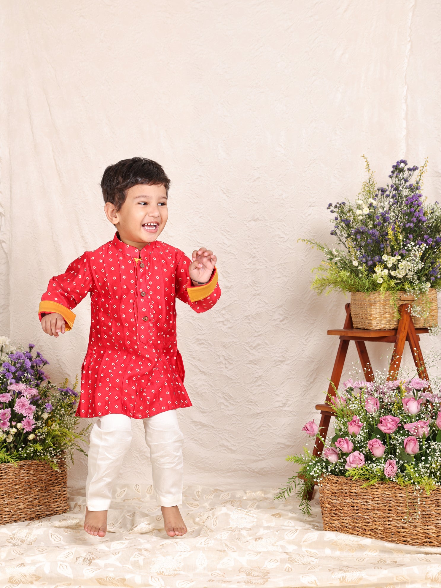 Red Pintuck Detailed Chanderi Kurta And Pyjama