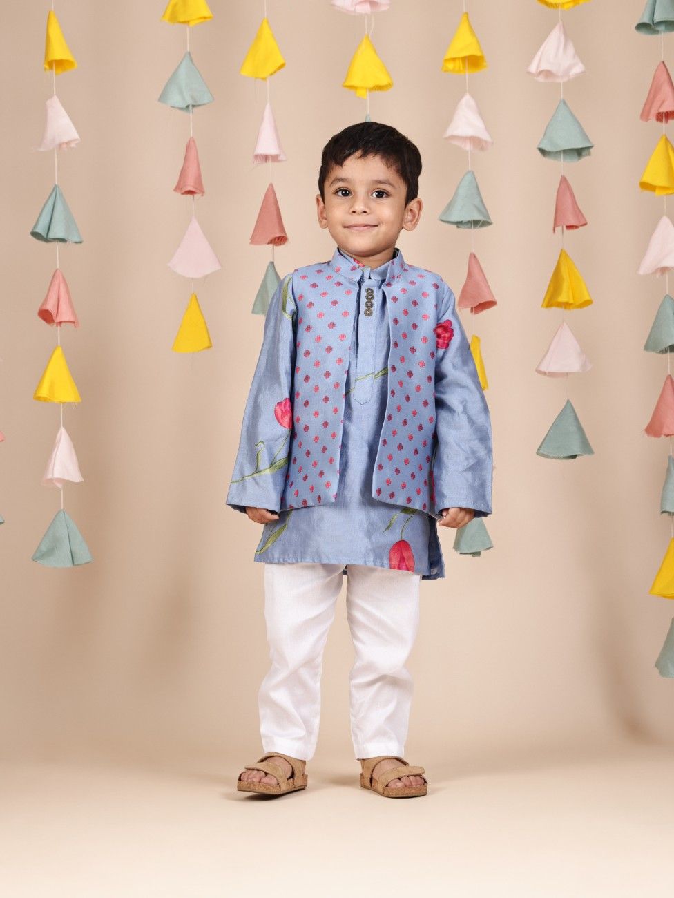 Mandarin-Collar Ethnic Kurta With Printed Jacket And Pyjama