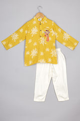 Yellow Giraffe Embroidered Linen Kurta and Pant
