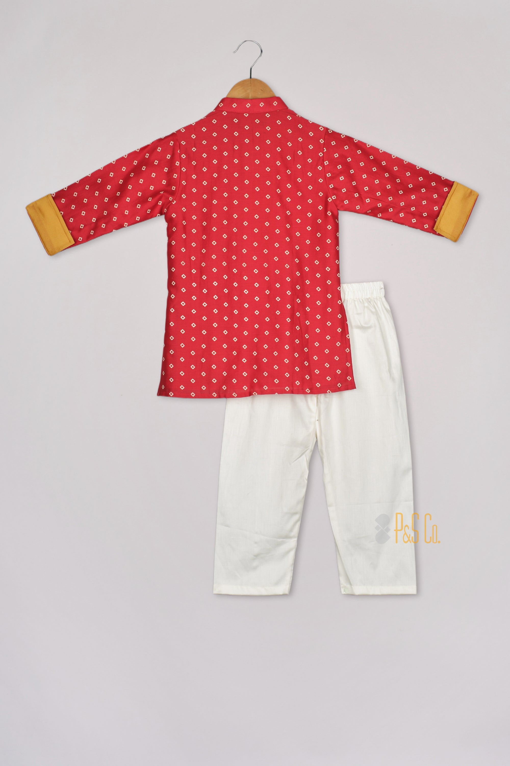 Red Pintuck Detailed Chanderi Kurta And Pyjama