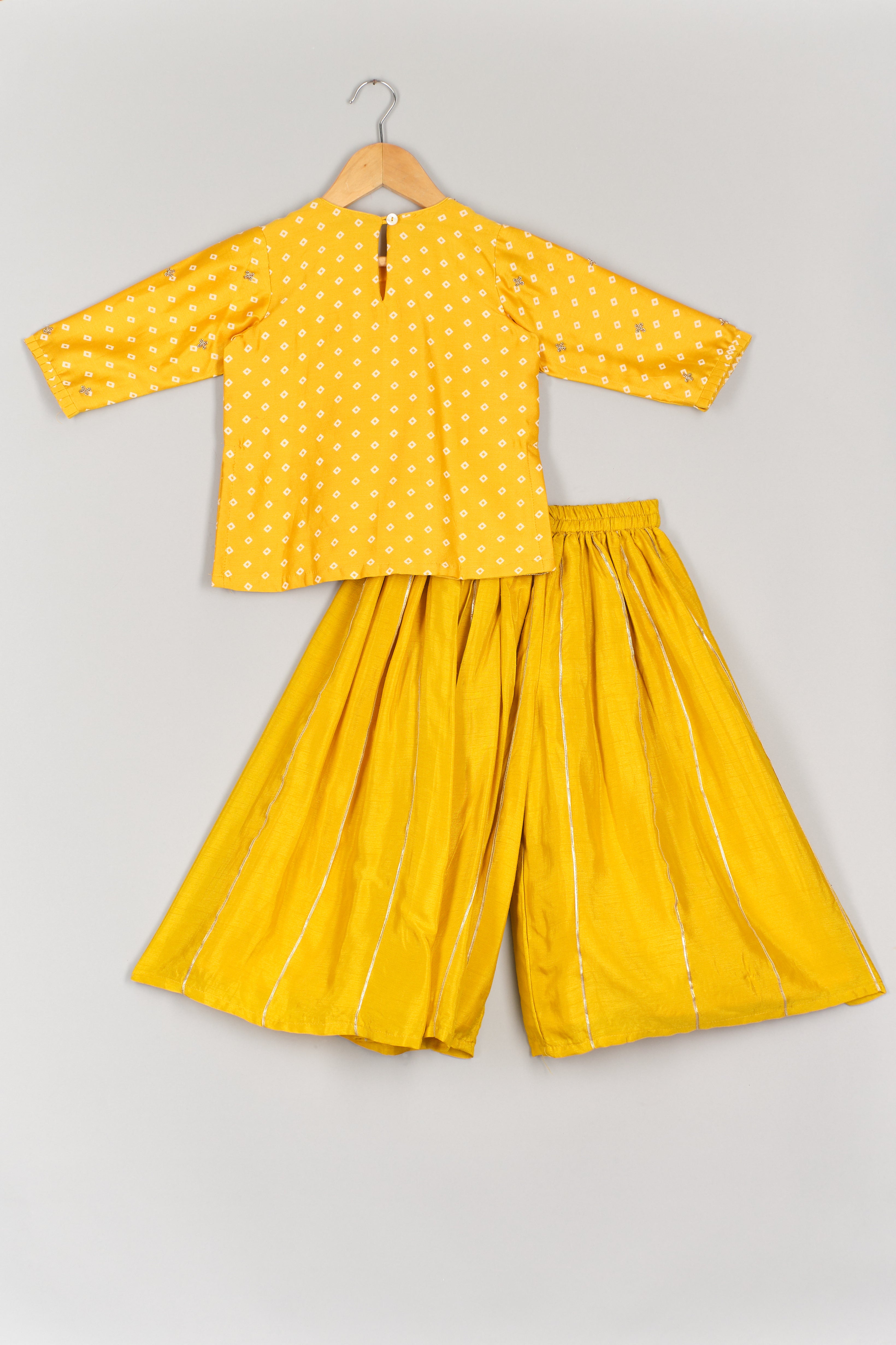 YELLOW ZARI EMBROIDERED BANDHEJ KURTA AND GOTA LINR GHAGARA
