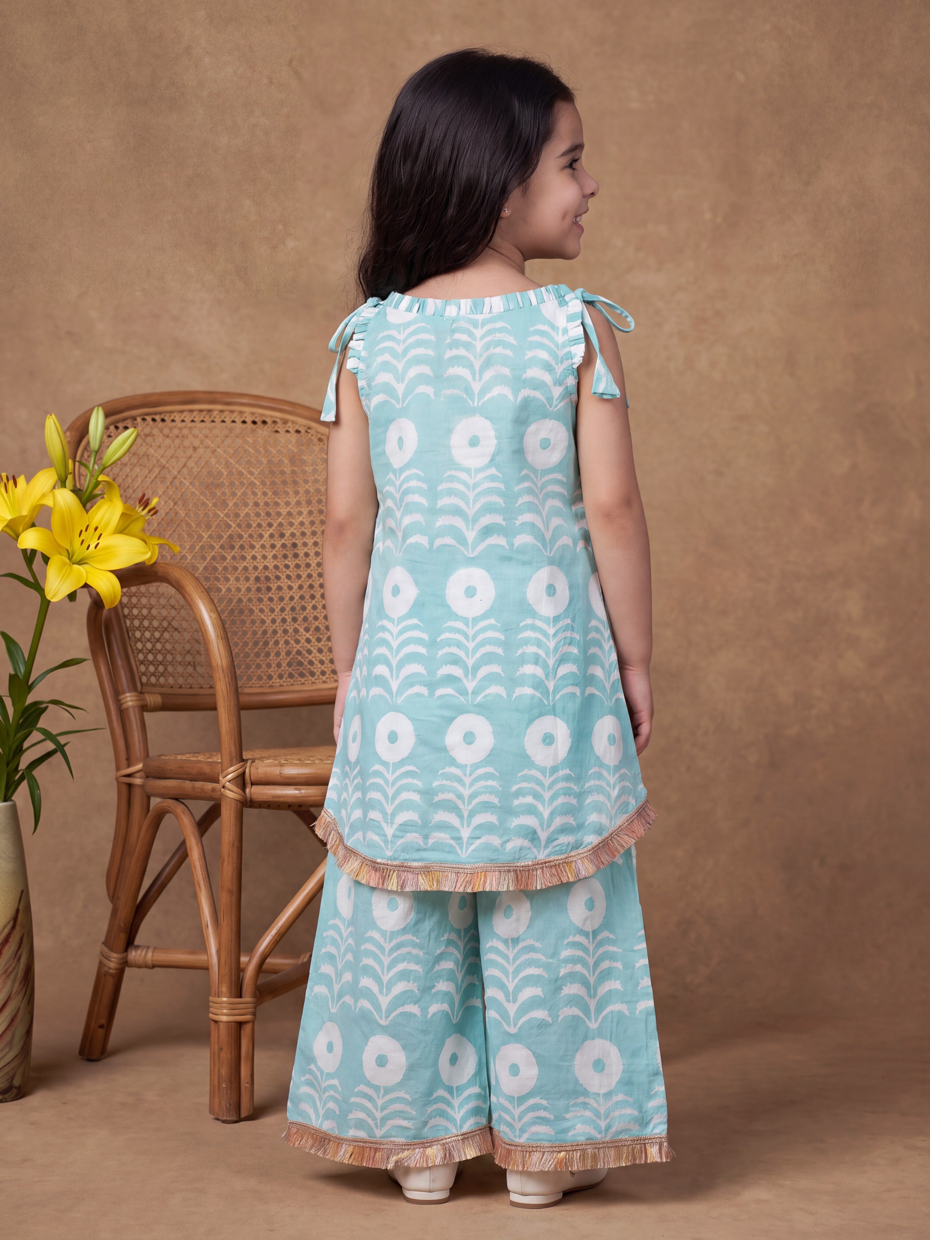 Inaaya Blue Floral Kurta Set
