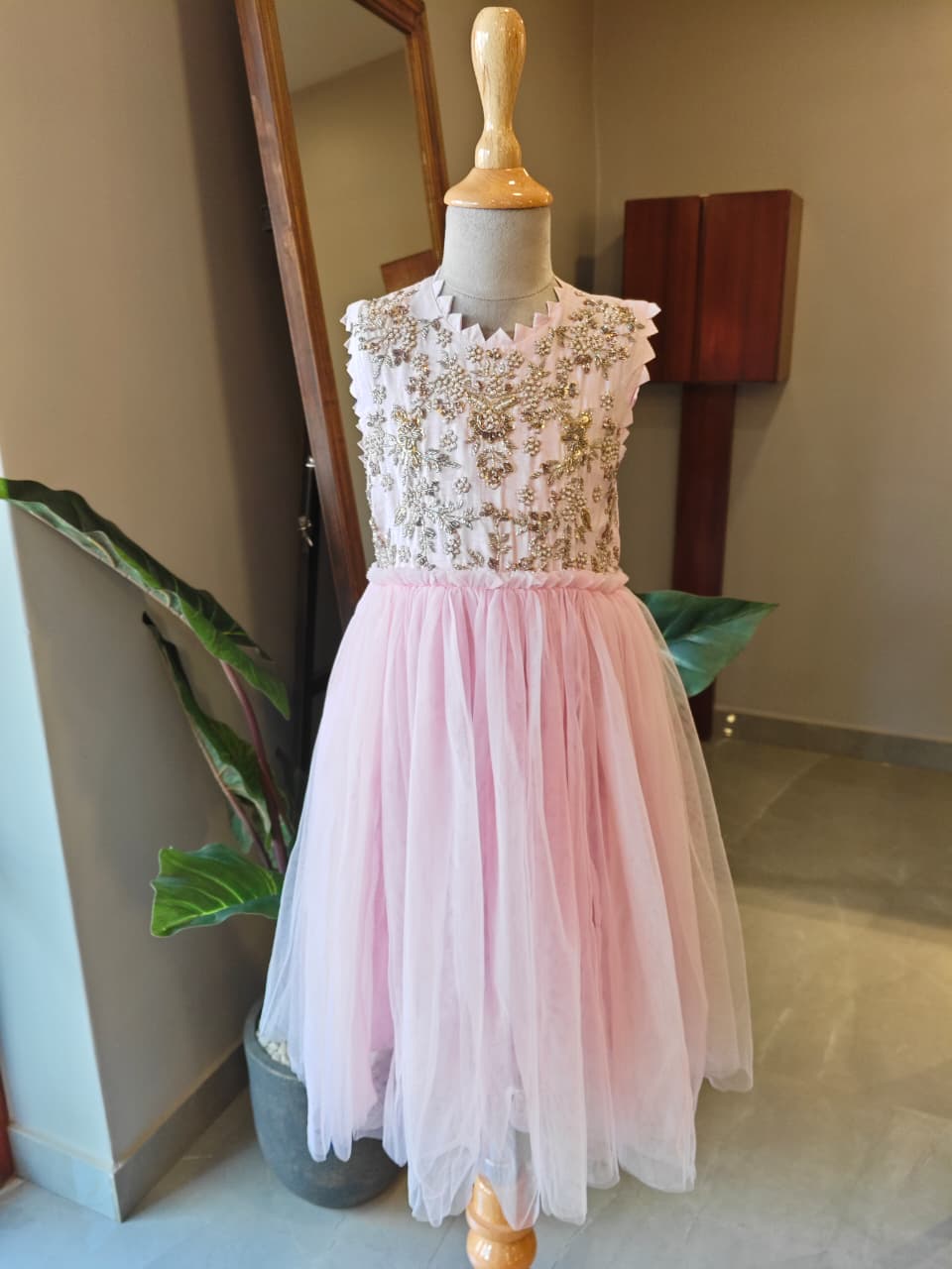 DELICATE CUTDANA EMBROIDERED LAVENDER NET DRESS