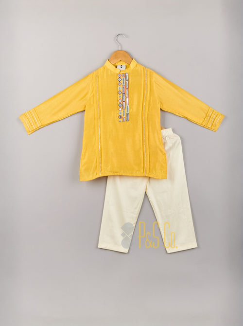 Abhla Work Kurta Set
